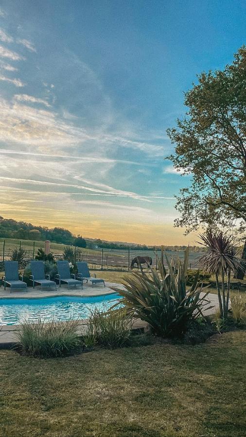 Domaine Des Pierres Trouvees Bed & Breakfast Saint-Vincent  Exterior foto