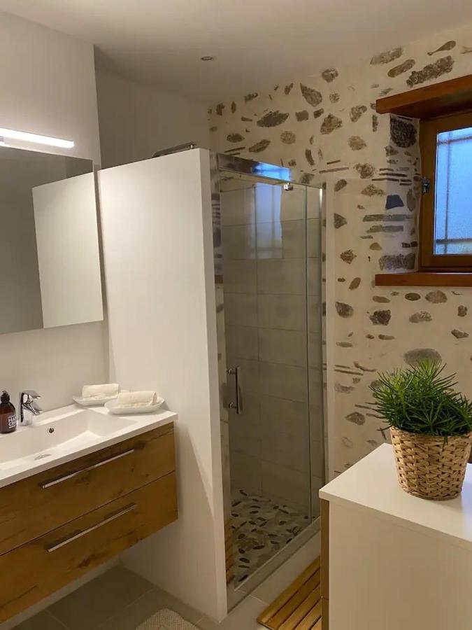 Domaine Des Pierres Trouvees Bed & Breakfast Saint-Vincent  Exterior foto